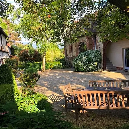 Le Puits D'angle Bed & Breakfast