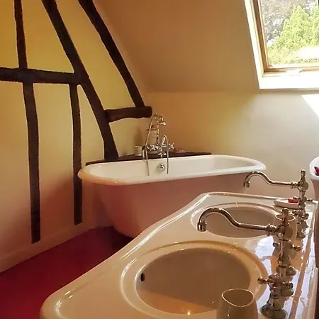 Le Puits D'angle Bed & Breakfast Thibivillers
